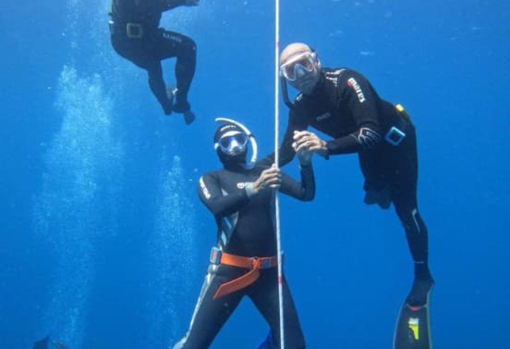 imagen del curso de buceo libre de taganga dive sation en el parque tayrona